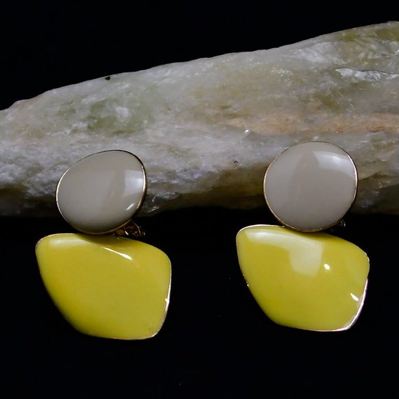 Stylish Earrings - ear clip - Picture 5 of 5